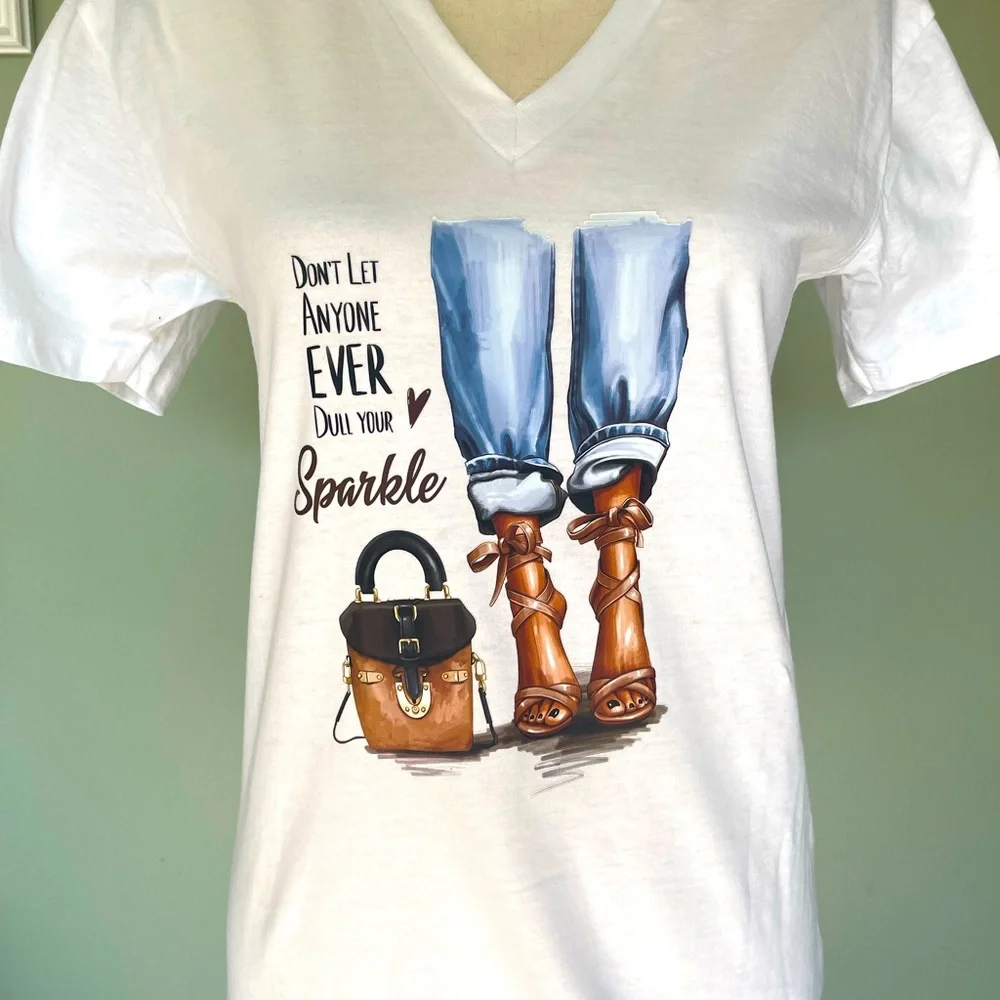 New Don’t Let Anyone Dull Your Sparkle T-Shirt Size Small - Picture 2 of 2